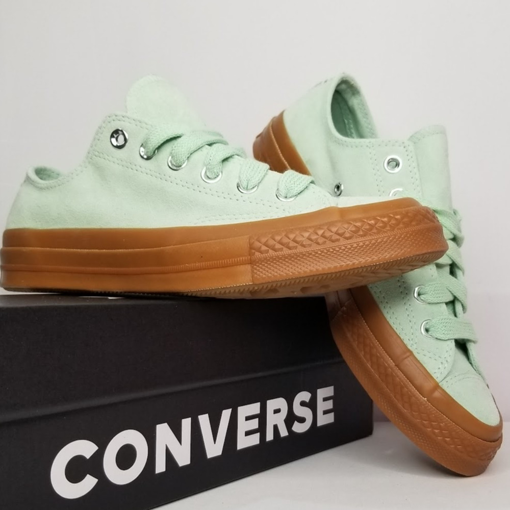 Converse Women's Suede Chuck 70 Oxfords Brand New Size  7.5 A10136C NWT